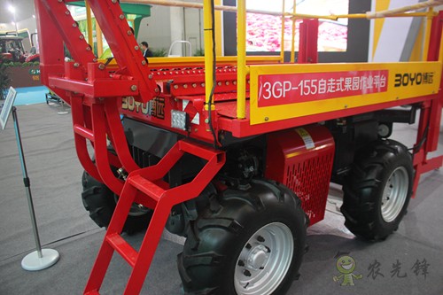 果園機械也過平安夜？