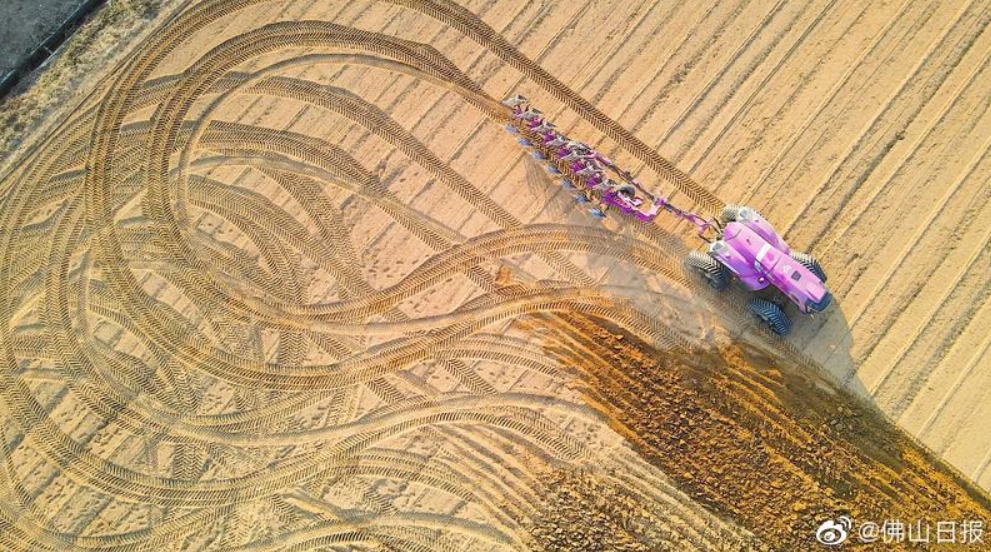 三水南山：&ldquo;巨無霸&rdquo;無人農機，炫酷亮相