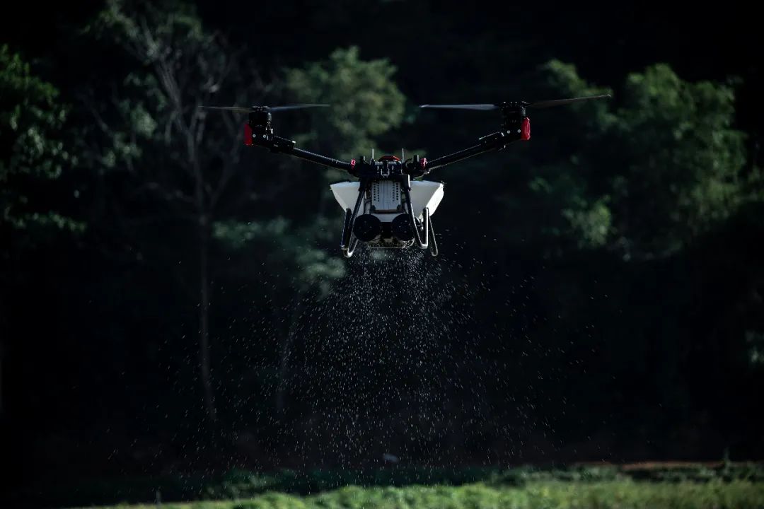 極飛睿播 2.0 如何兼顧播撒的精準和高效？