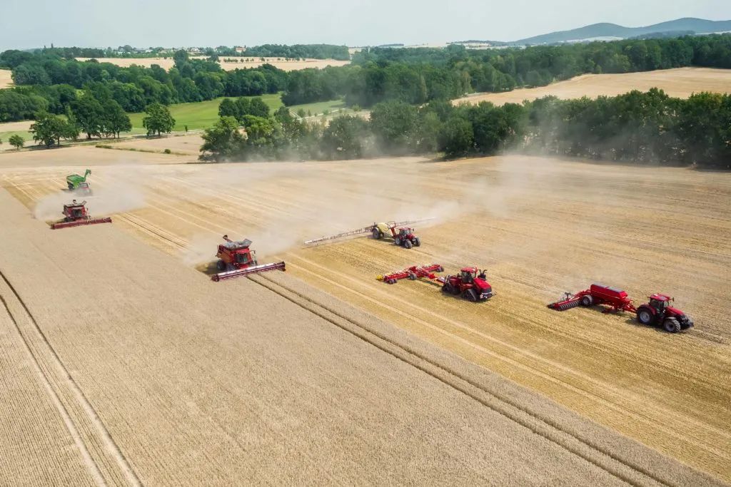 美國10月拖拉機銷量繼續下滑，聯合收獲機呈現兩位數增長