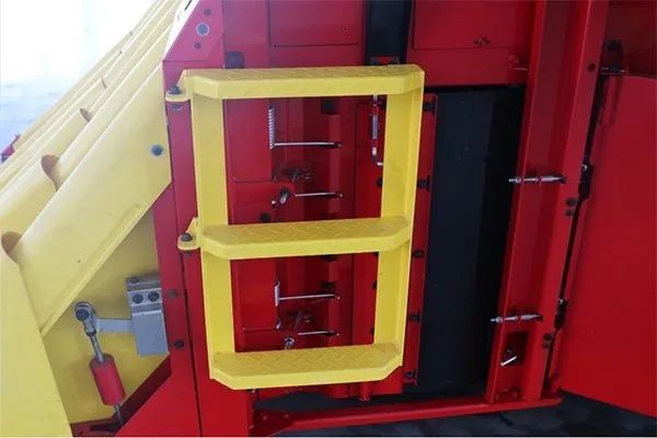 進口采棉機曾受國外斷供，國產化替代讓中國棉農挺起脊梁